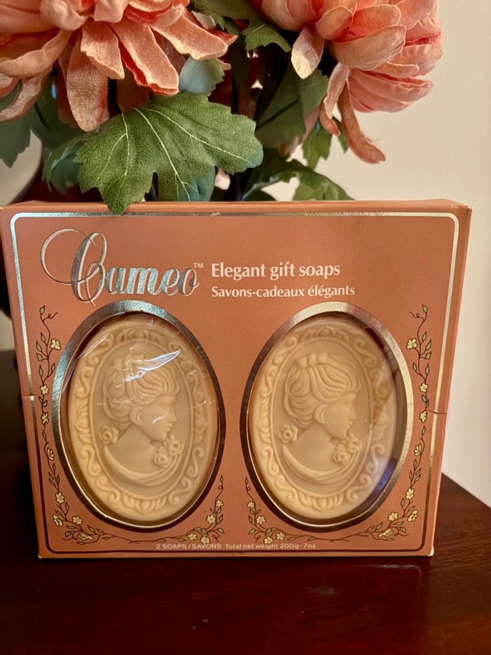 New in box vintage Cameo elegant gift soaps